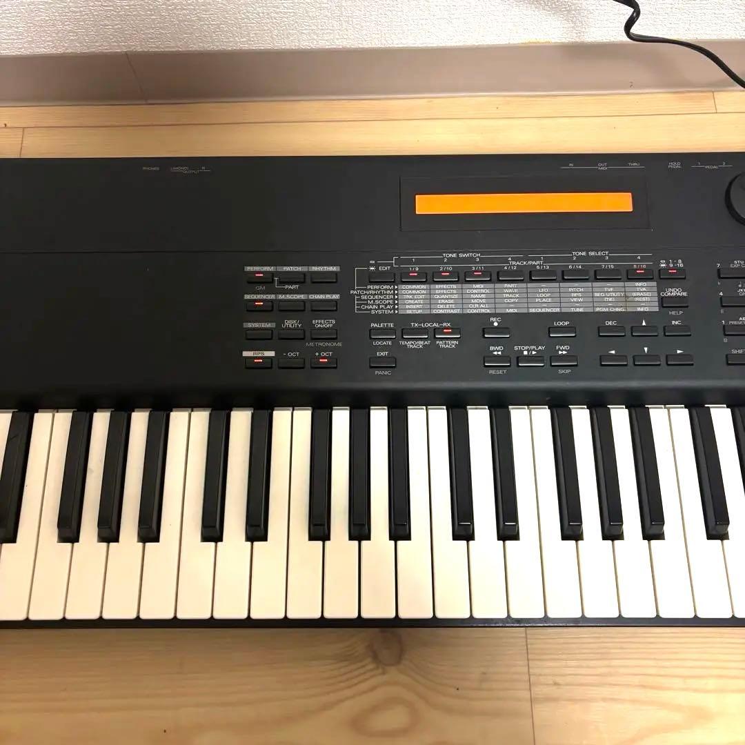 Roland シンセサイザー　 XP-50