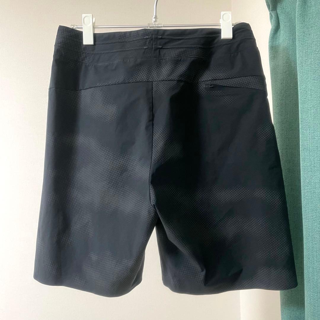 On Hybrid Shorts Lumos　Black サイズS