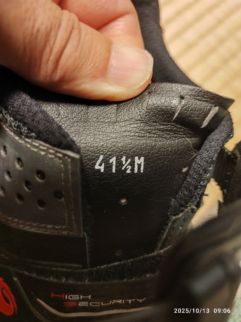 CARBON　MEGAサイズ　41　1/2 中古　sidi　サイクルシュ―ズ