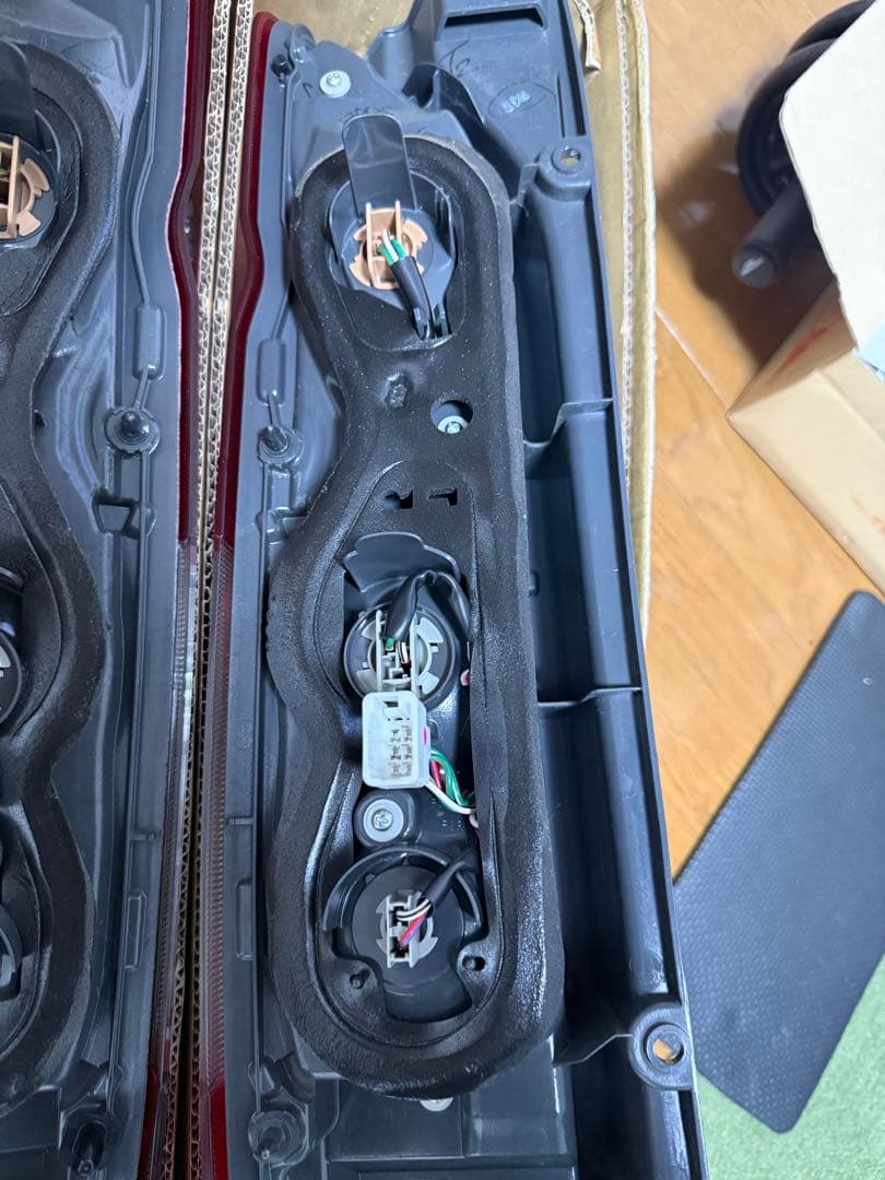 ハイエース　7型S-GL 純正テールランプ　左右セット