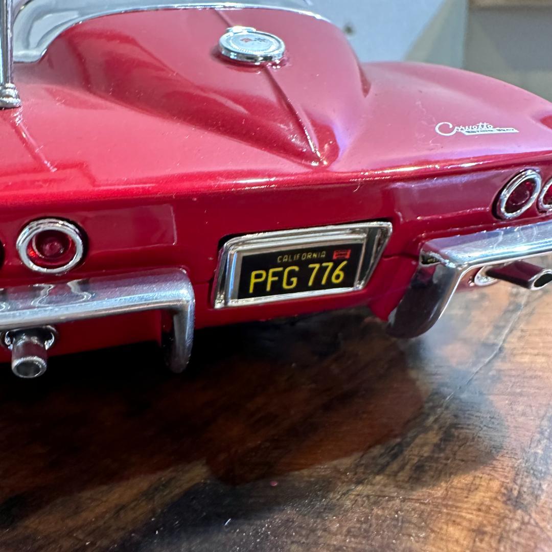 ミニカー 1965 MAISTO CHEVROLET CHEVYCORVETTE 1/18