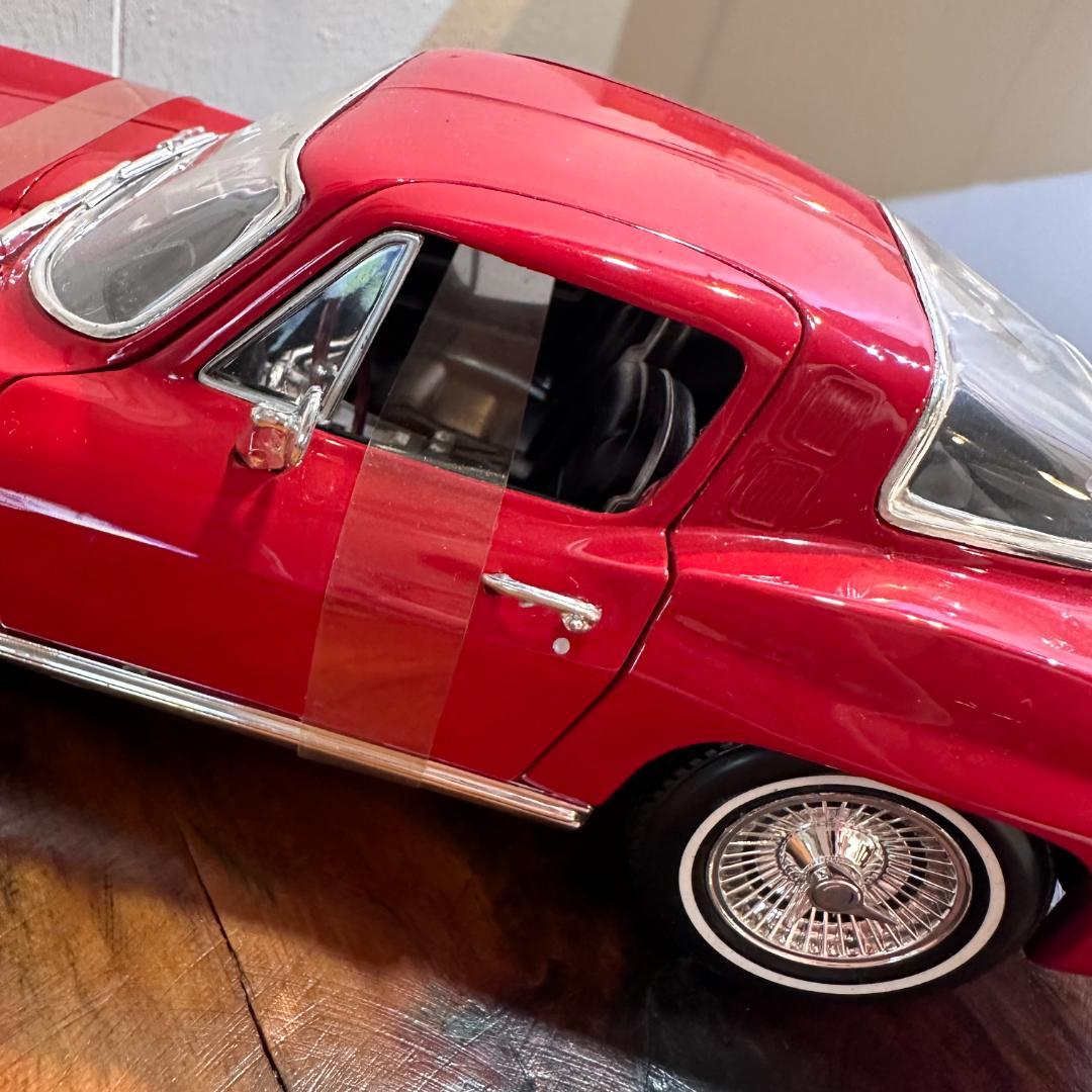 ミニカー 1965 MAISTO CHEVROLET CHEVYCORVETTE 1/18
