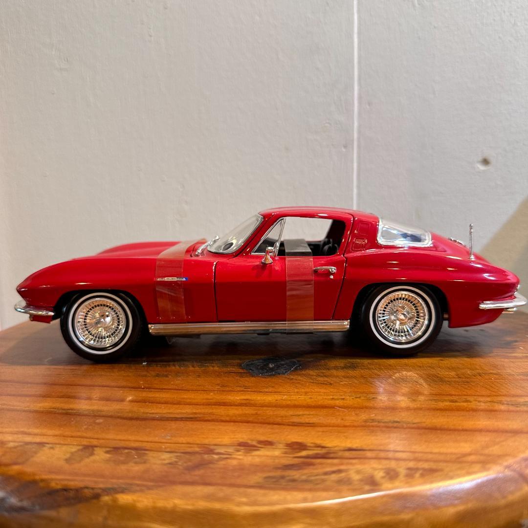 ミニカー 1965 MAISTO CHEVROLET CHEVYCORVETTE 1/18