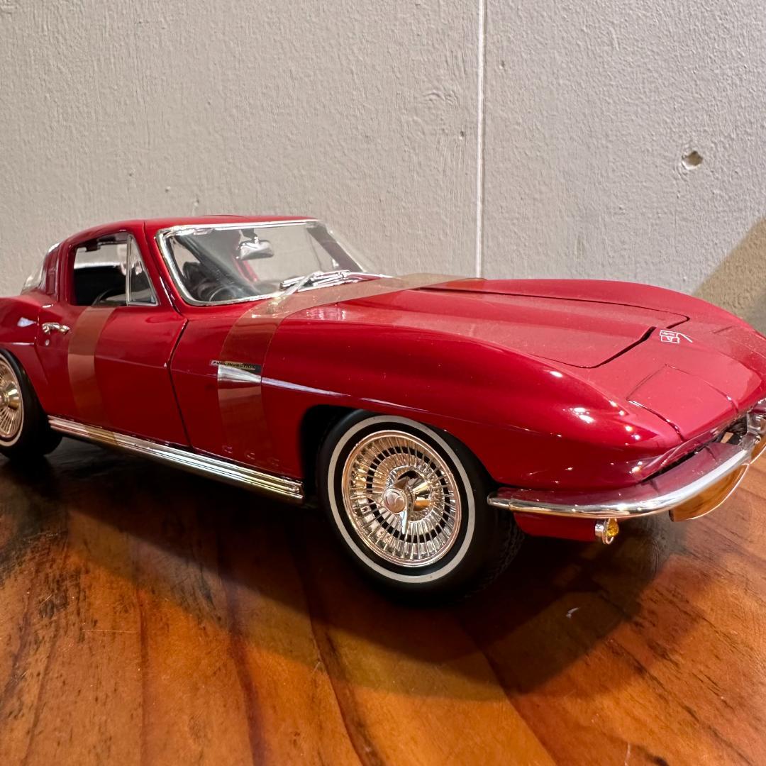 ミニカー 1965 MAISTO CHEVROLET CHEVYCORVETTE 1/18