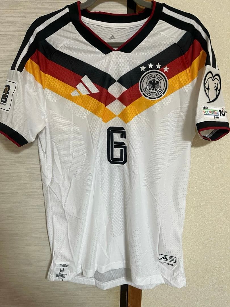 【新品未使用】キミッヒ　ドイツ代表　選手仕様　2026　ホーム　半袖　フルパッチ