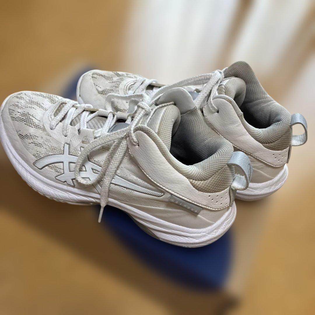 【美品】週末お値引きasics バスケットシューズ　ゲルフープV17 23.5㎝
