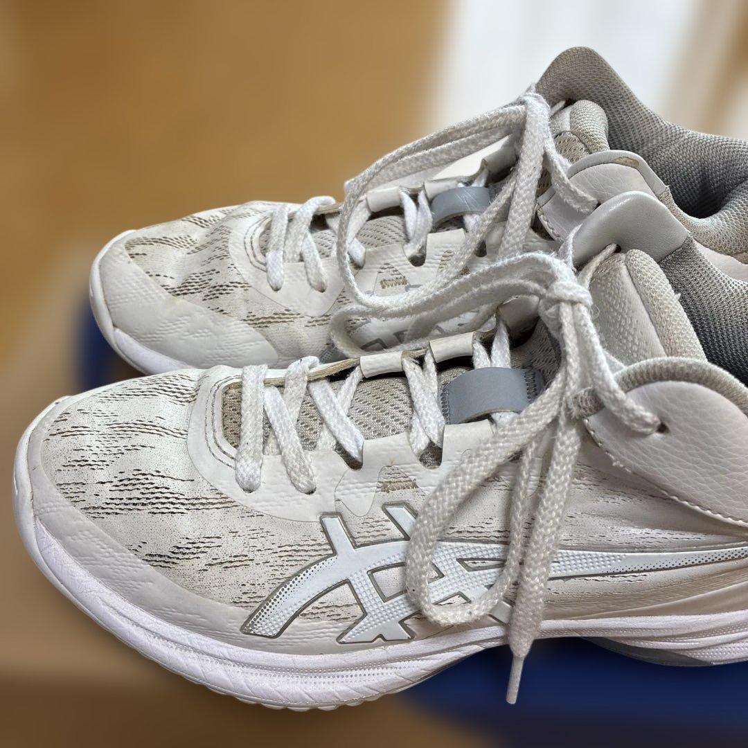【美品】週末お値引きasics バスケットシューズ　ゲルフープV17 23.5㎝