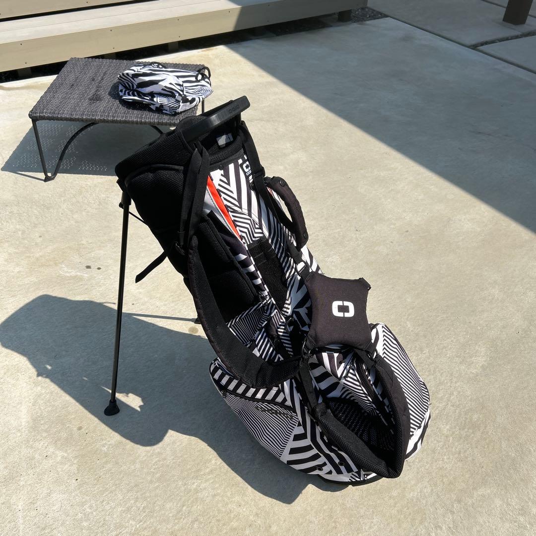 【激安特価】オジオ　ogio スタンド式キャディバッグ　超軽量ゼブラ柄