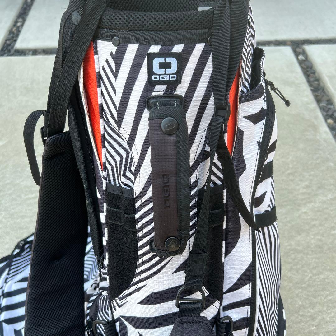 【激安特価】オジオ　ogio スタンド式キャディバッグ　超軽量ゼブラ柄