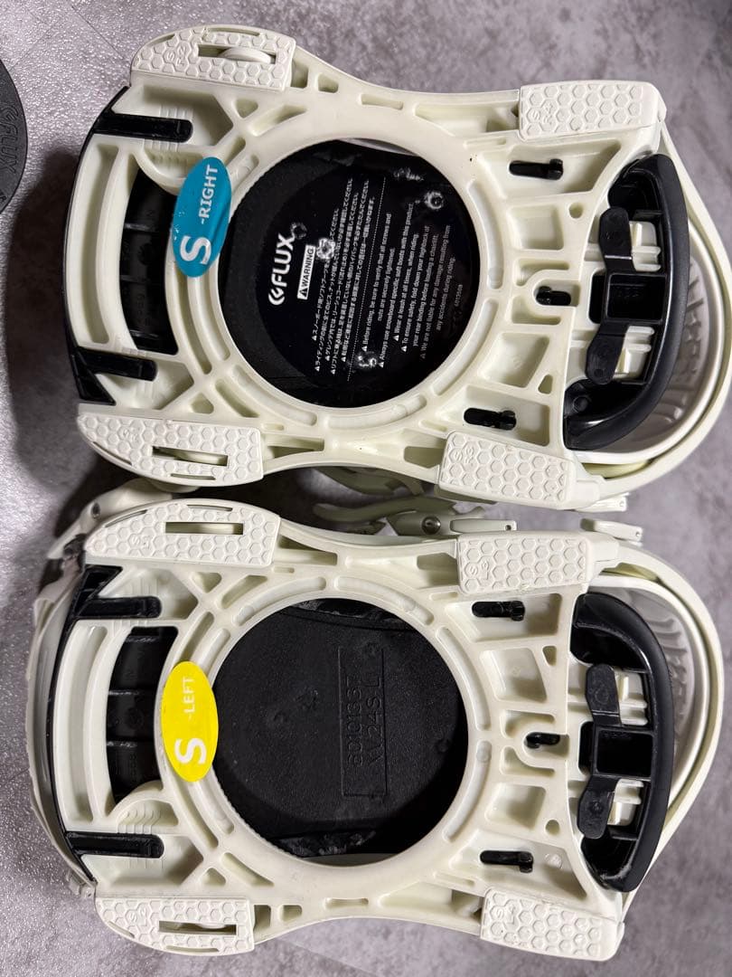FLUX 23-24 CV Sサイズ　ホワイト
