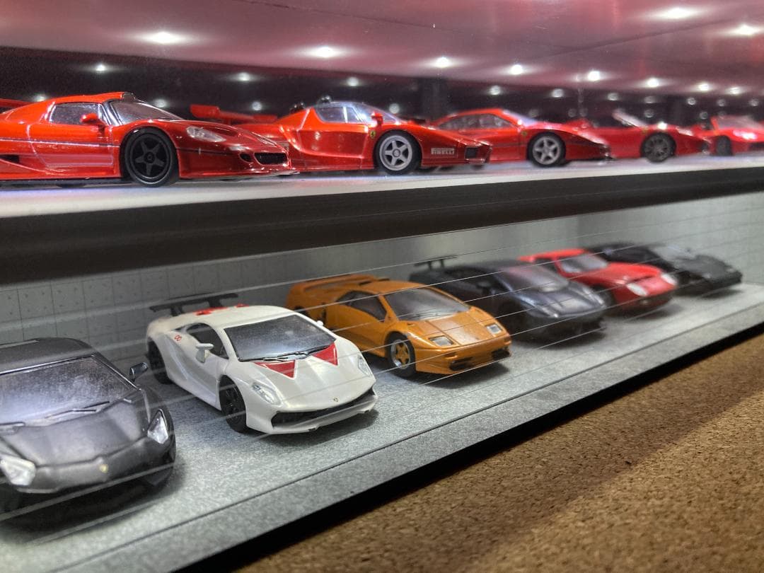 ミニカー専用ジオラマ：1/64 ショールーム＆ガレージⅤ（半透明フロア）