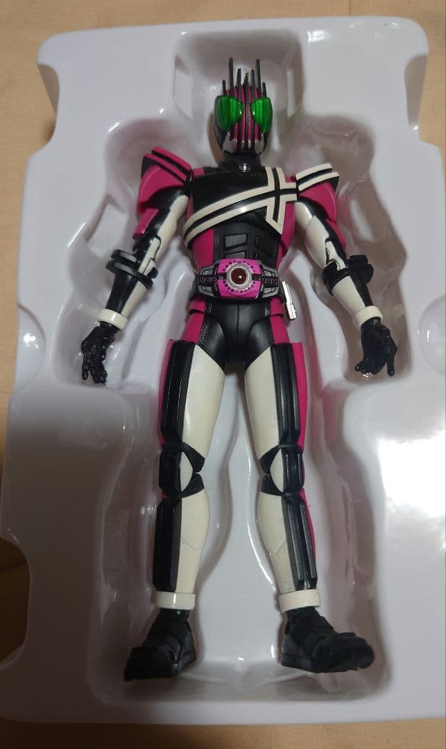 S.H.Figuarts 真骨彫 仮面ライダーディケイド ネオVer.