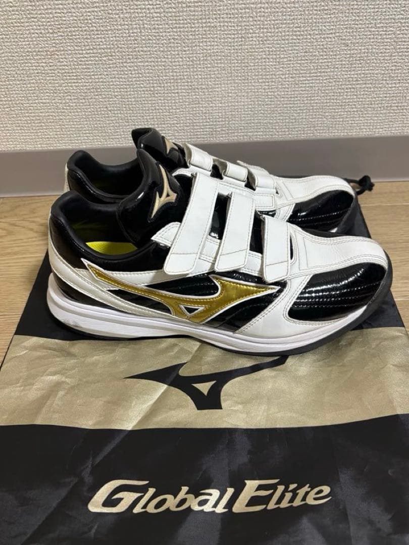 《27.0》Mizuno Global Elite トレーニングシューズ