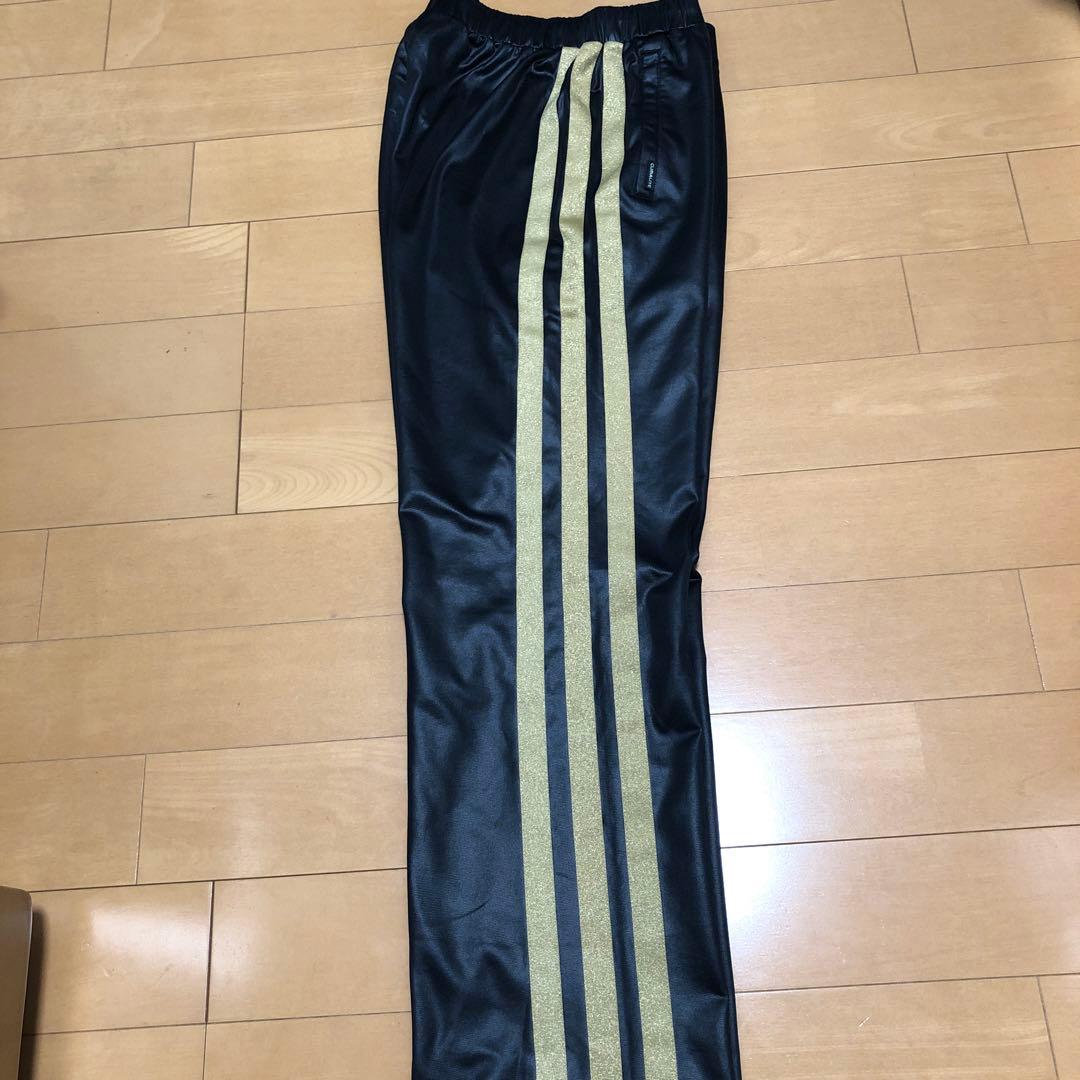 【3/21 取下げ】adidas ジャージ　黒×金　アディダス　セットアップ