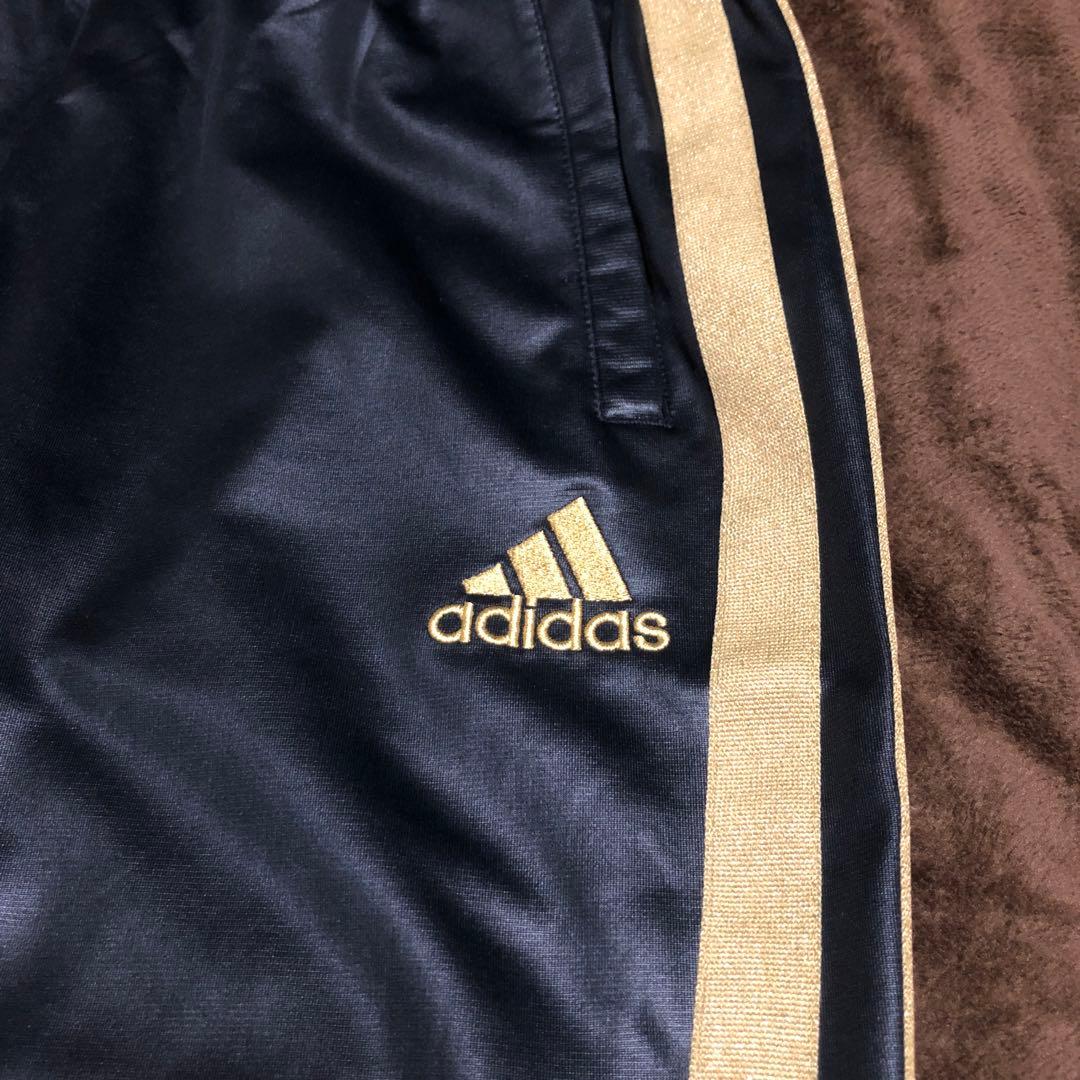【3/21 取下げ】adidas ジャージ　黒×金　アディダス　セットアップ