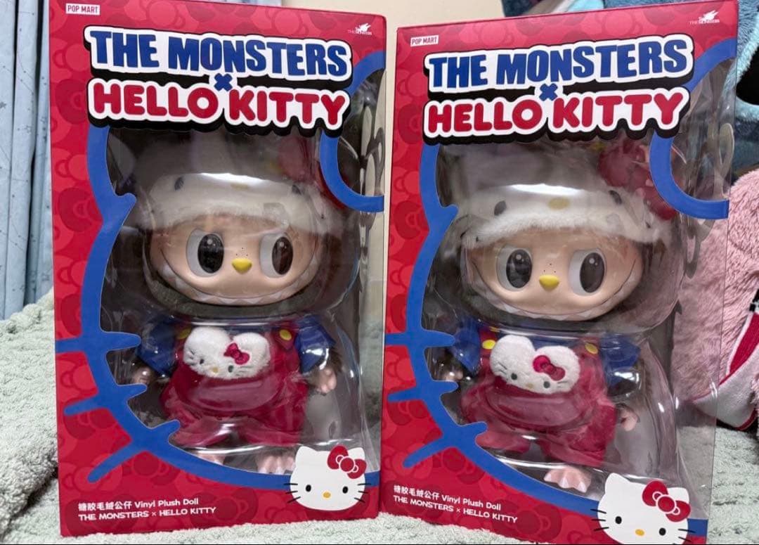 THE MONSTERS × HELLO KITTY ぬいぐるみ2点セット