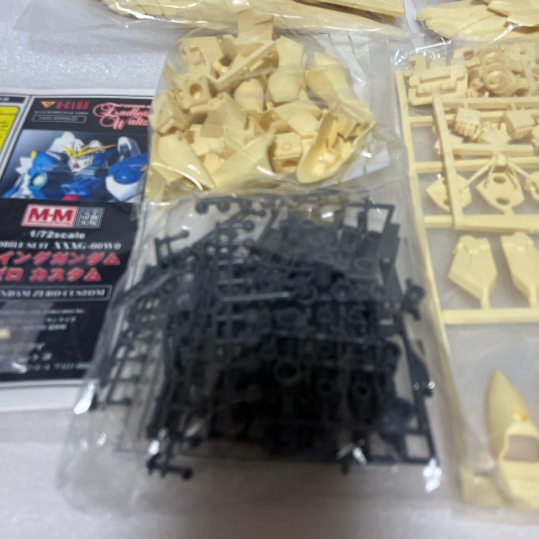 【30】W-GUNDAM ゼロカスタム 1/72スケール ガンプラガレージキット