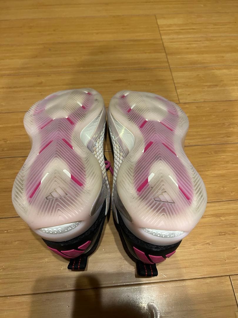 バスケットボールシューズ adidas AE1