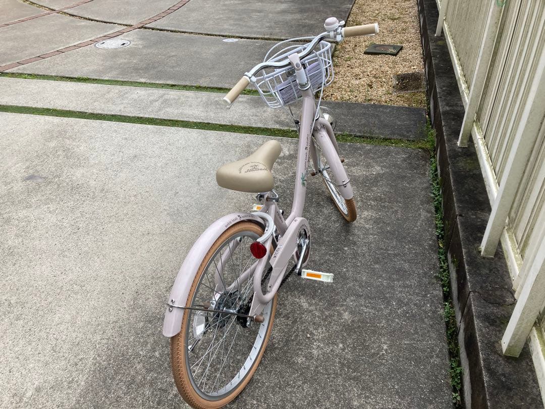 子供用自転車 ベージュ 前面バスケット付き　20インチ