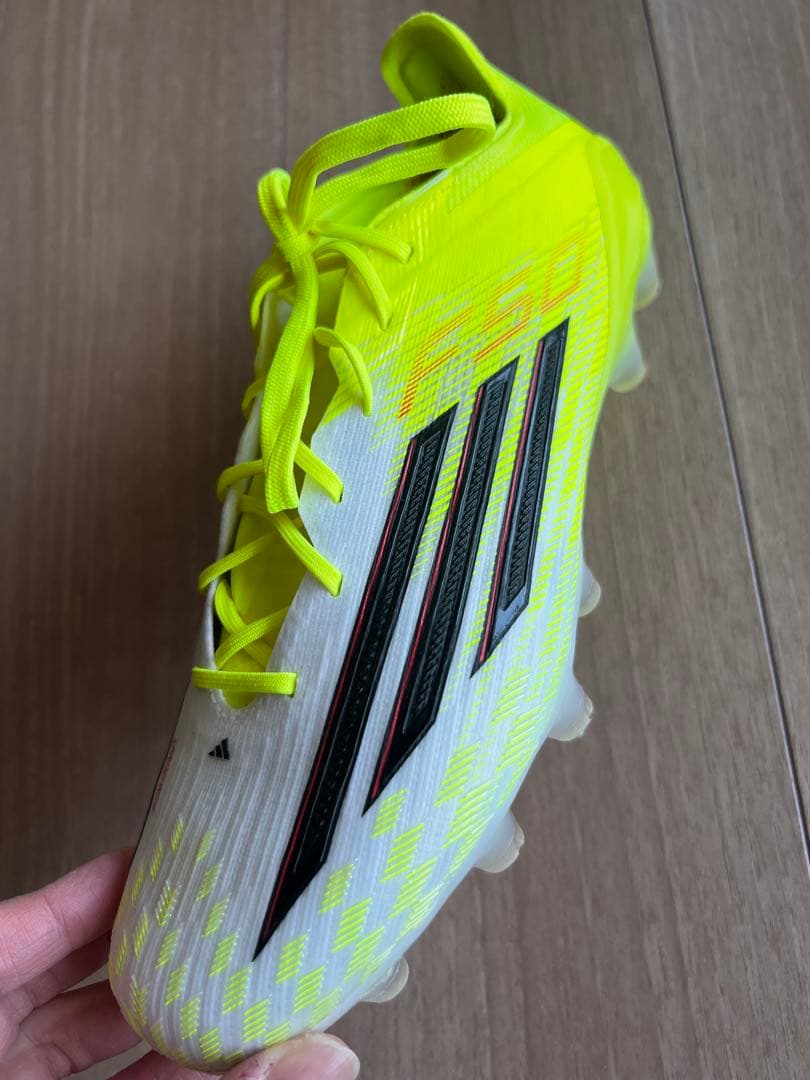 アディダス F50 25.0cmサッカースパイクほぼ新品 使用1時間 付属品完備