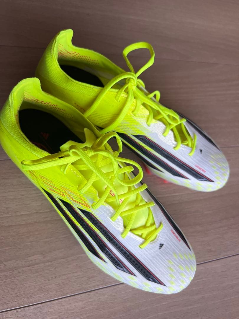 アディダス F50 25.0cmサッカースパイクほぼ新品 使用1時間 付属品完備