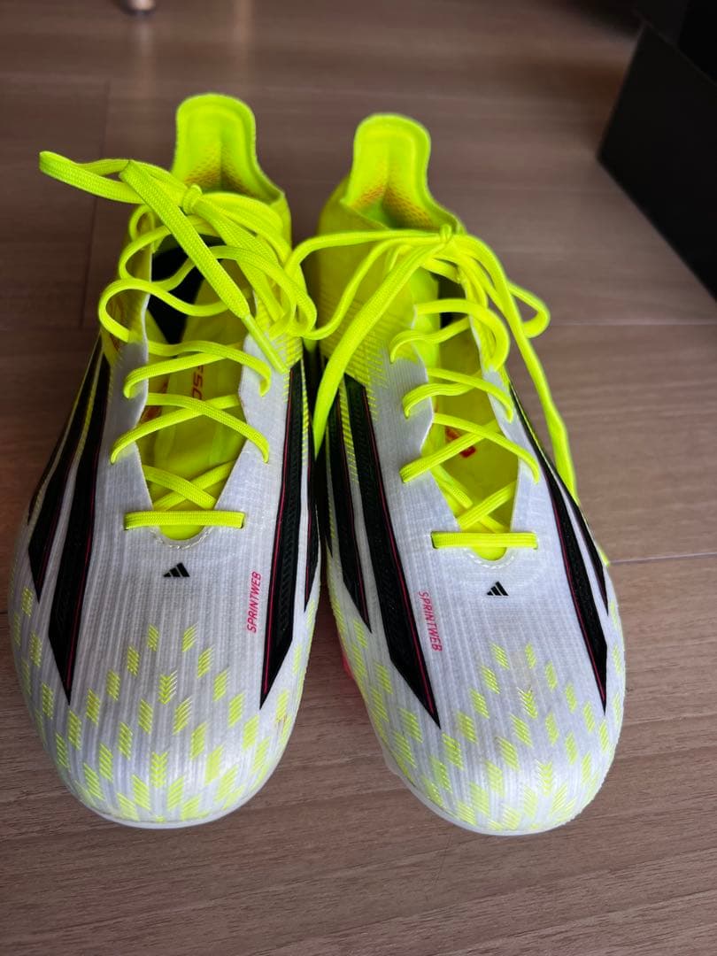 アディダス F50 25.0cmサッカースパイクほぼ新品 使用1時間 付属品完備