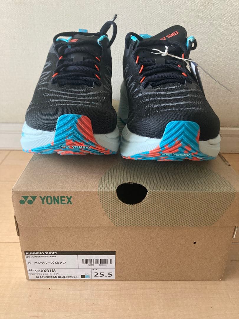 新品未使用タグ付き！YONEX ランニングシューズ カーボンクルーズXRメン