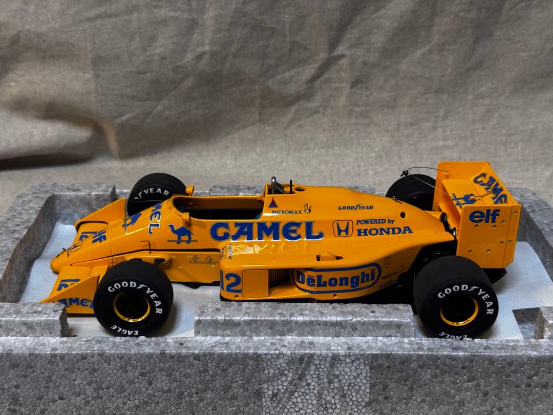 ミニカー Team Lotus Type 99T Japanese GP Senna