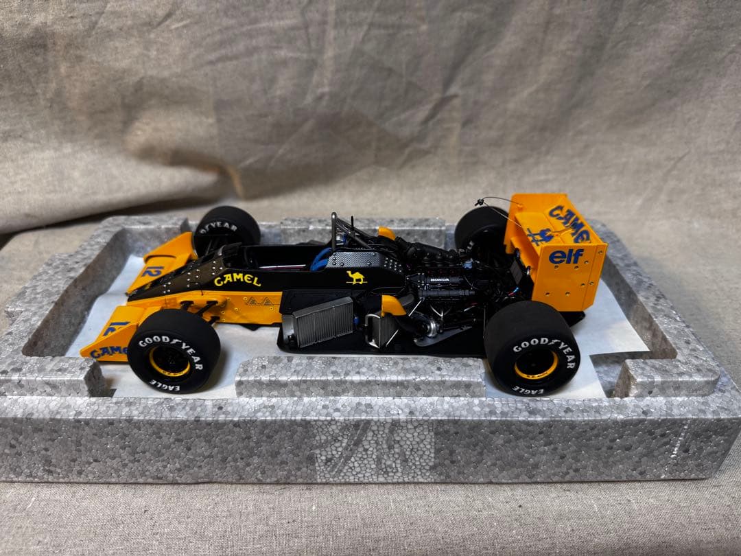 ミニカー Team Lotus Type 99T Japanese GP Senna