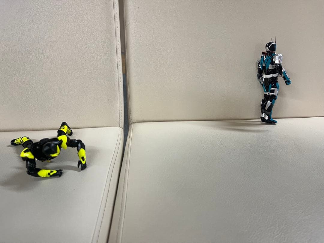 S.H.Figuarts 仮面ライダーゼロゼロワン ライジングホッパー 001