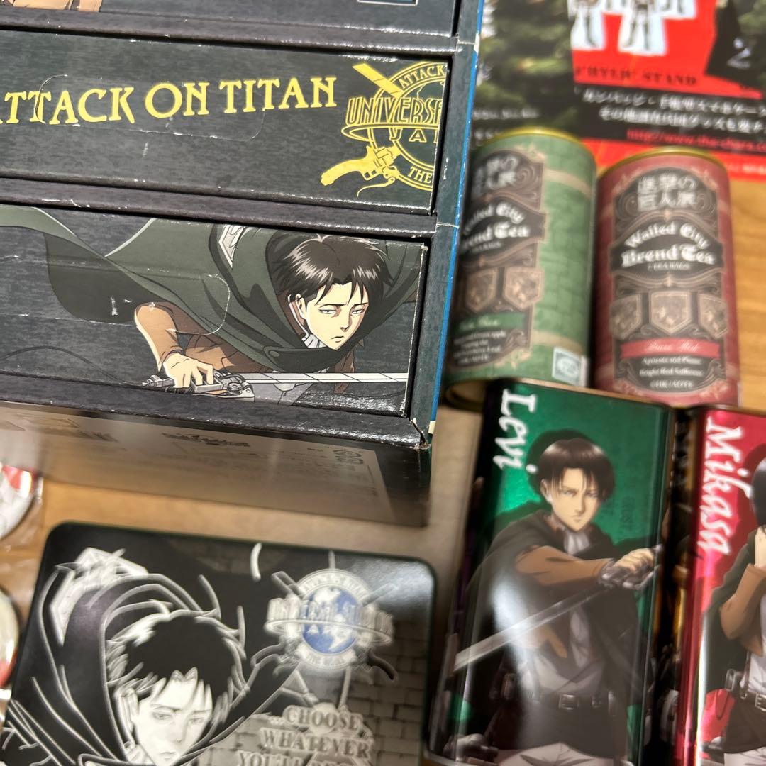 進撃の巨人　グッズセット