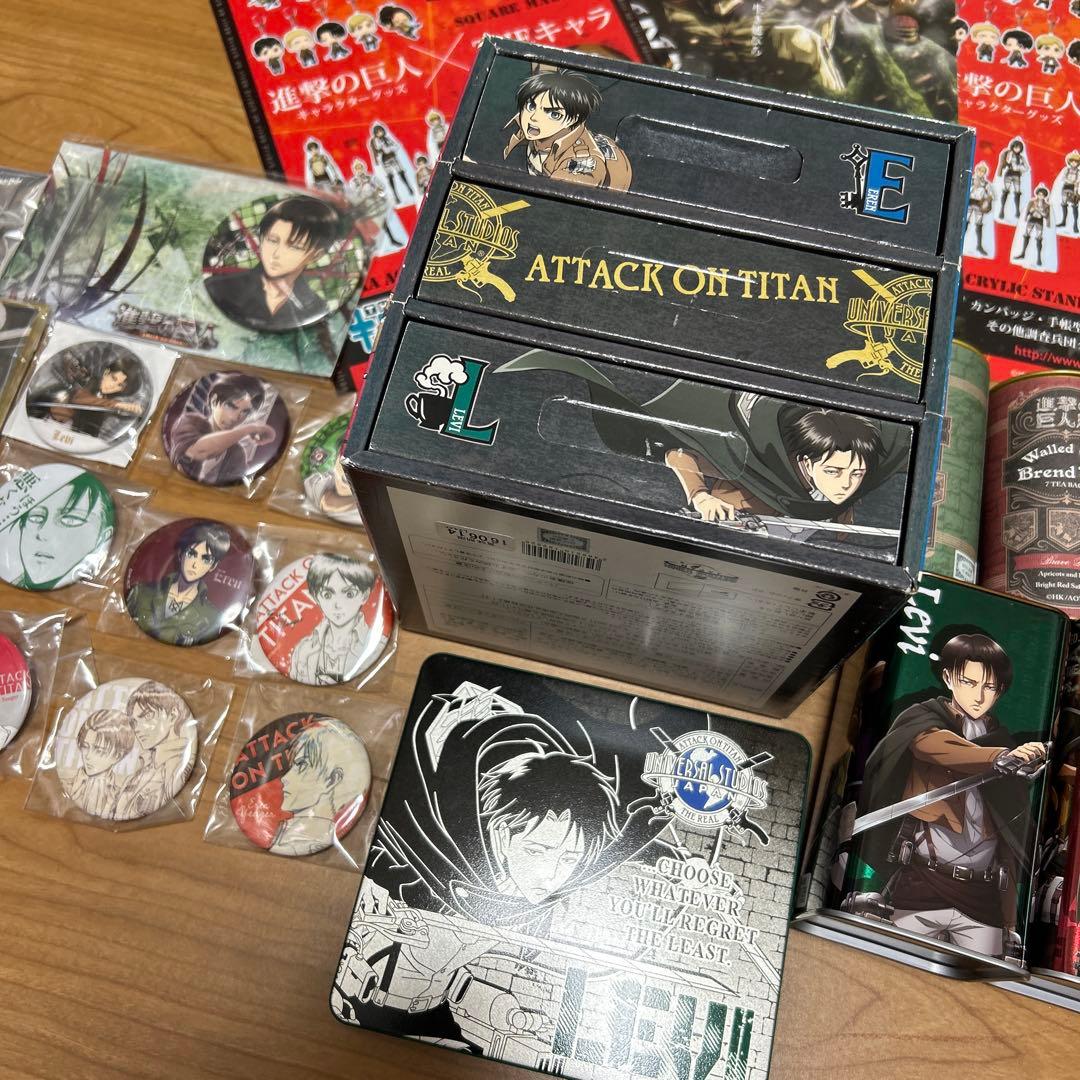 進撃の巨人　グッズセット