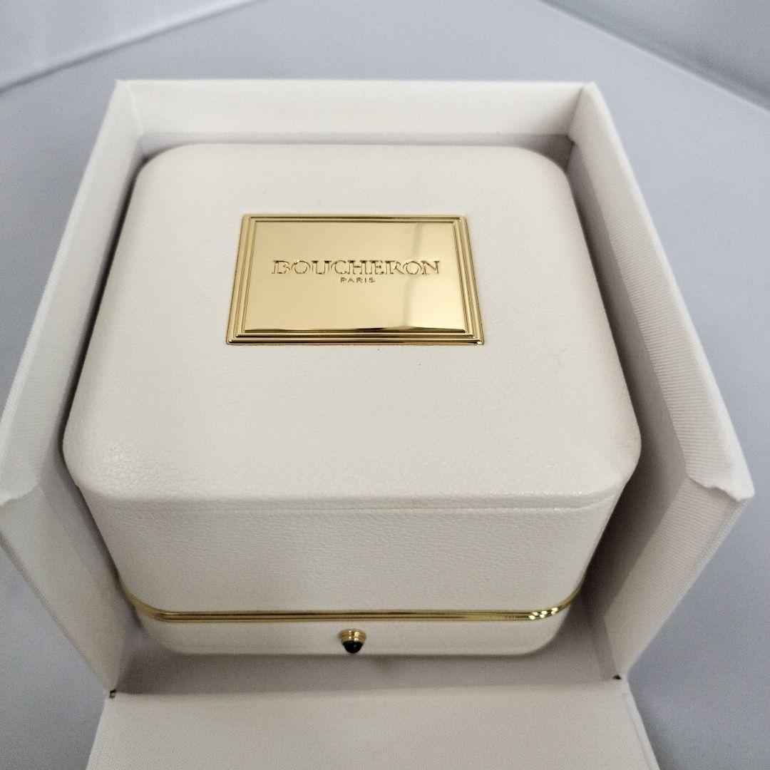 Boucheron ホワイトレザー アクセサリー　リングケース