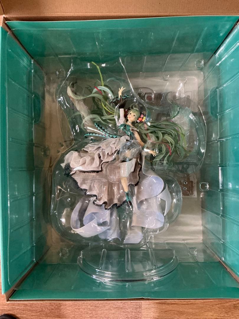 グッドスマイルカンパニー 1/7 初音ミク Memorial Dress Ver