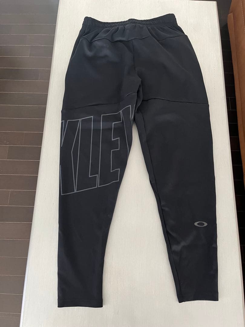 ★OAKLEY トレーニングパンツ
