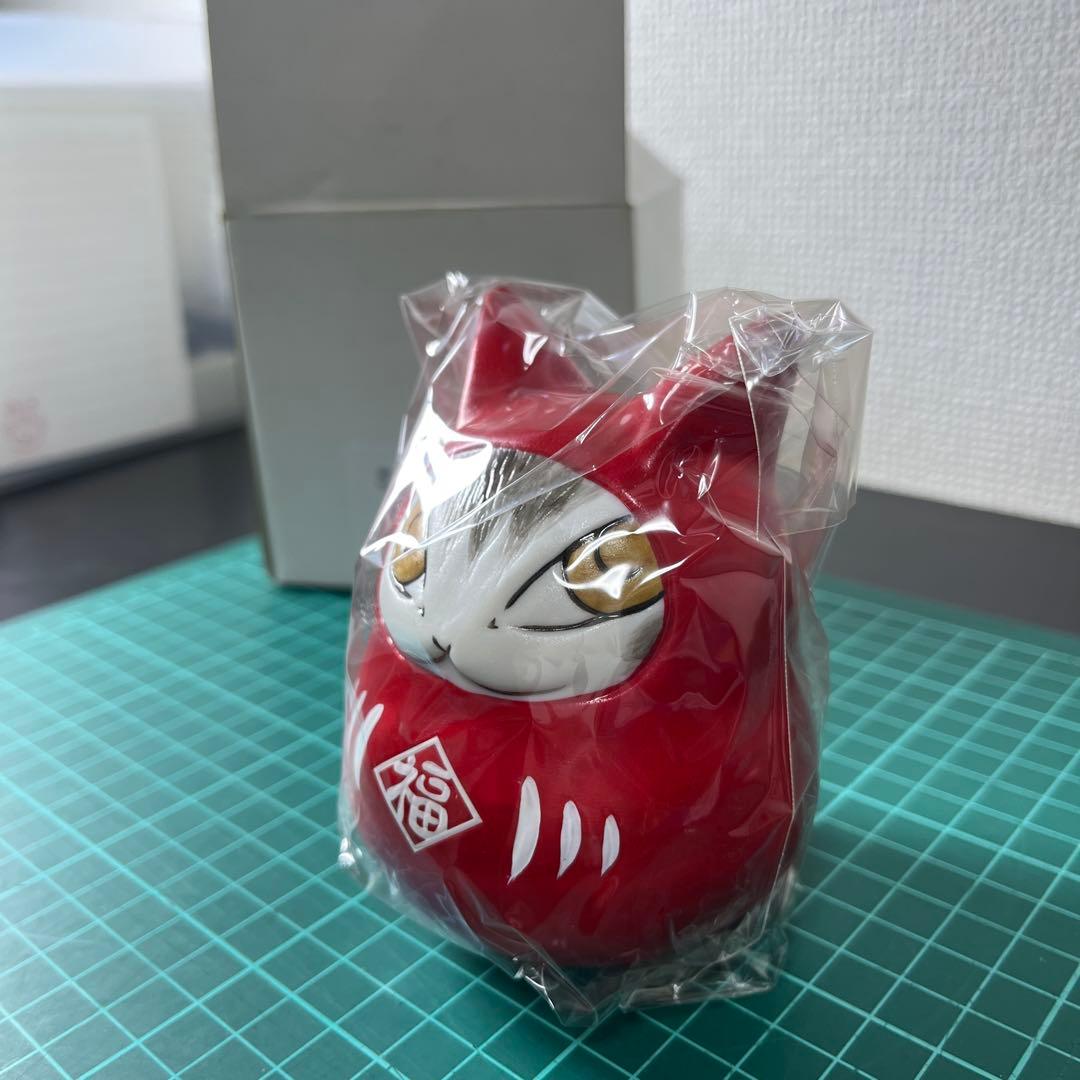 わちふぃーるど　手塗り　猫だるま貯金箱　赤