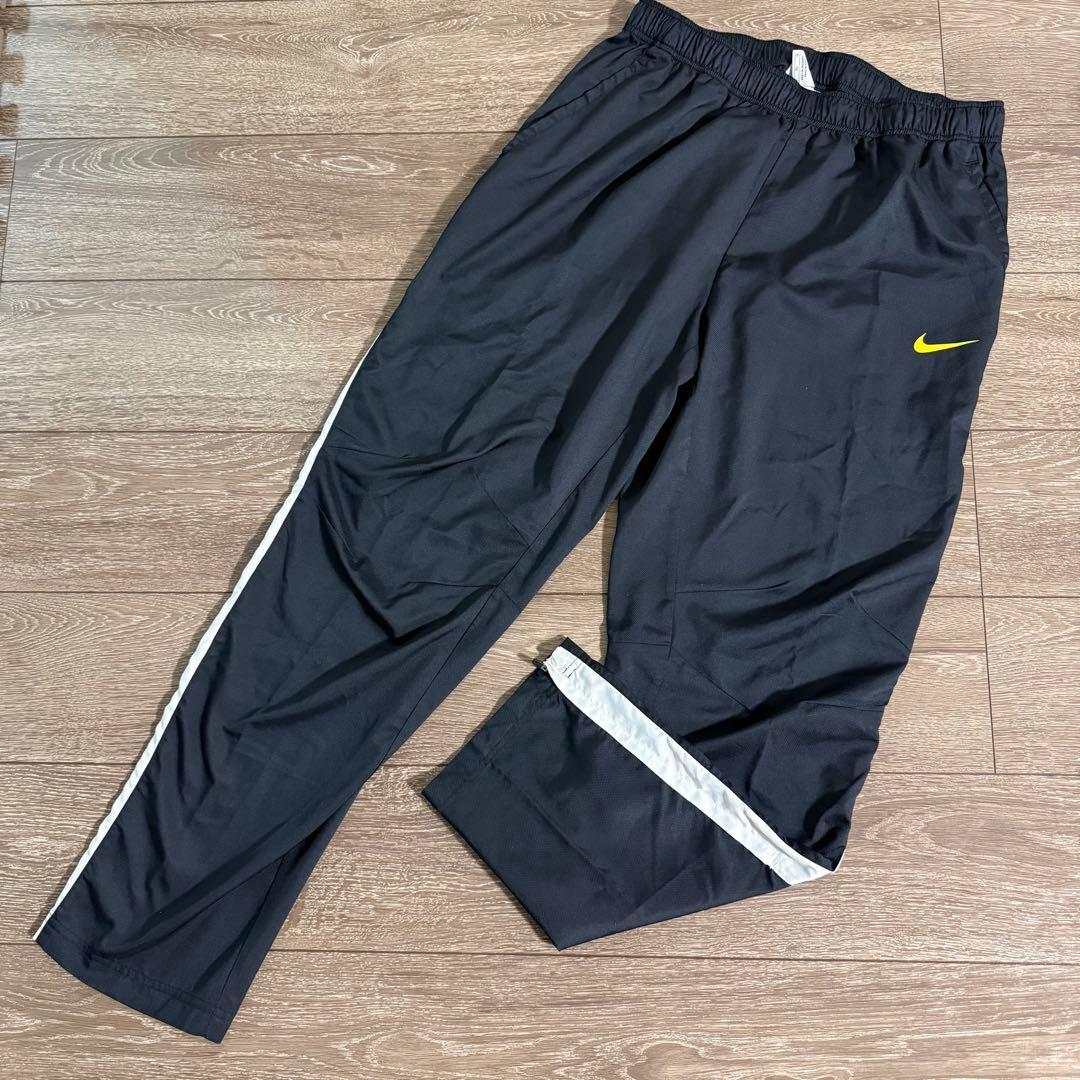 Nike ピステ・ウィンドブレーカー 黒/白