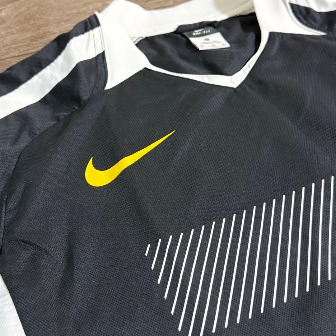 Nike ピステ・ウィンドブレーカー 黒/白