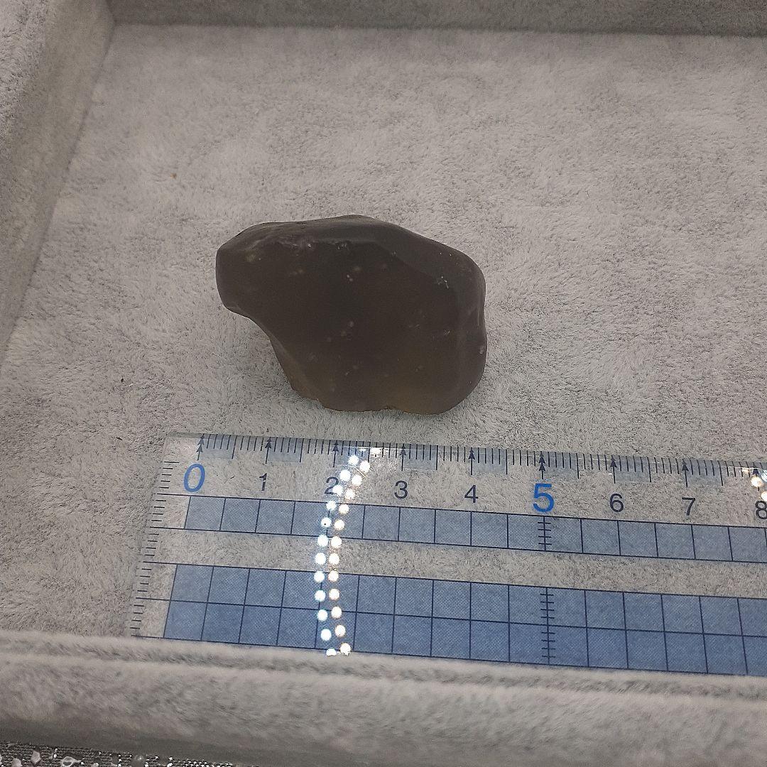 リビアングラス　ブラックカラー　原石　値下げ