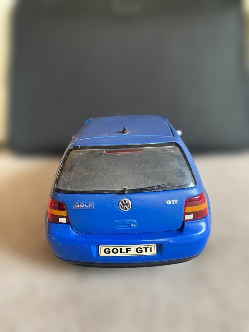 【絶版】VWゴルフIV GTI & ニュービートル 1/18 ダイキャストセット