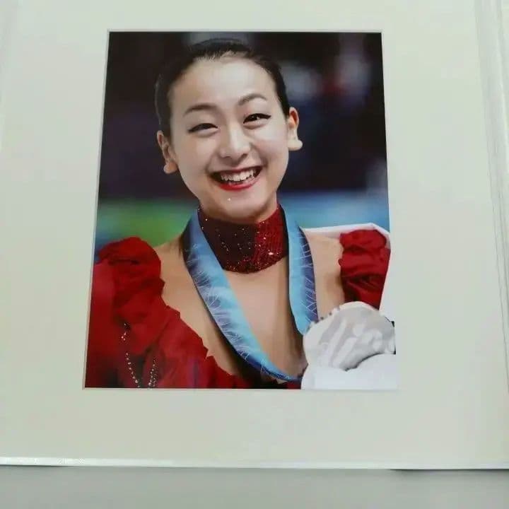 【非売品】バンクーバー五輪2010 浅田真央 直筆サイン&三つ折り記念アルバム
