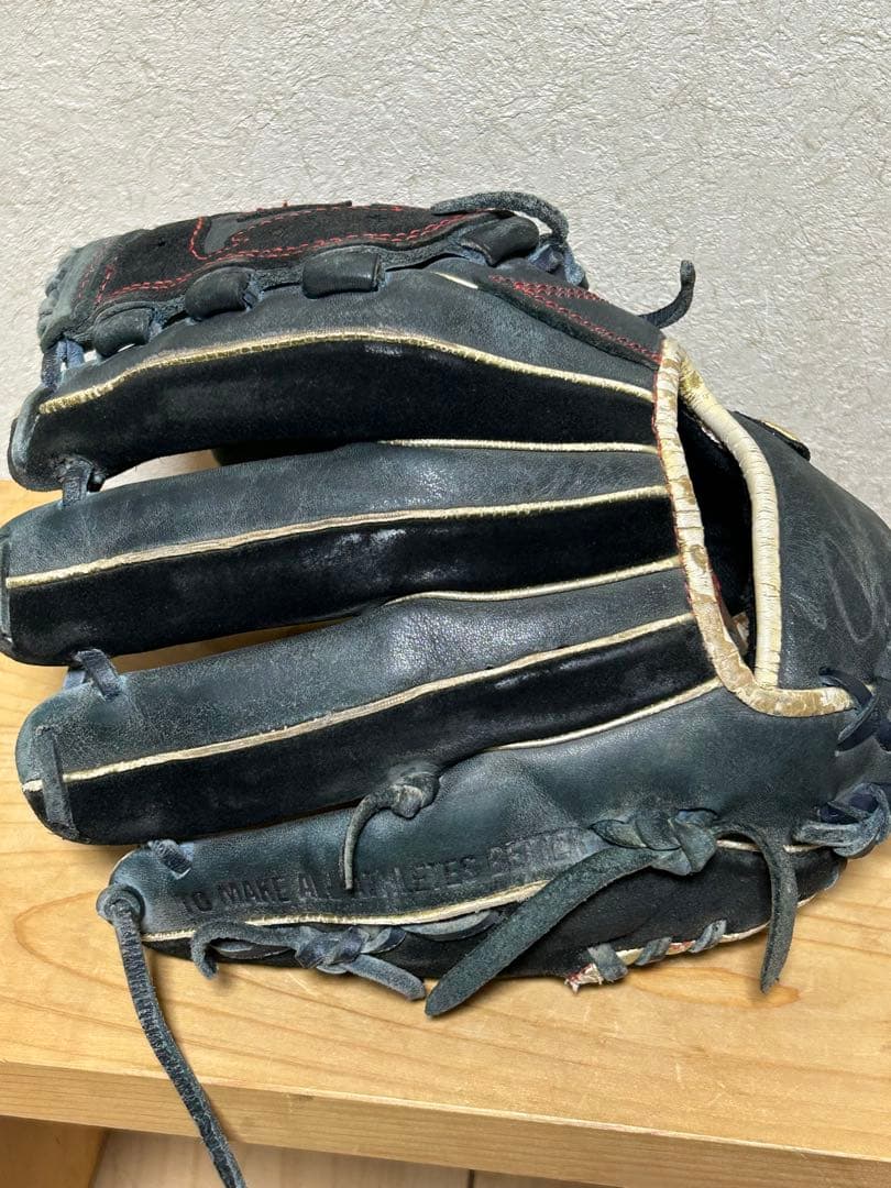山崎康晃　サイン入り　グローブ　アンダーアーマー　レア