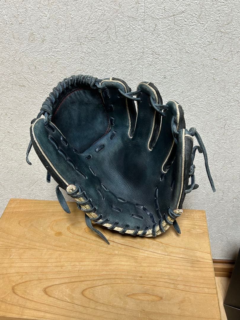 山崎康晃　サイン入り　グローブ　アンダーアーマー　レア