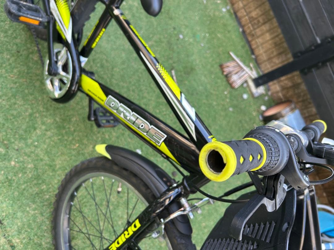 ジュニアスポーツ自転車 ブラック/イエロー　22インチ