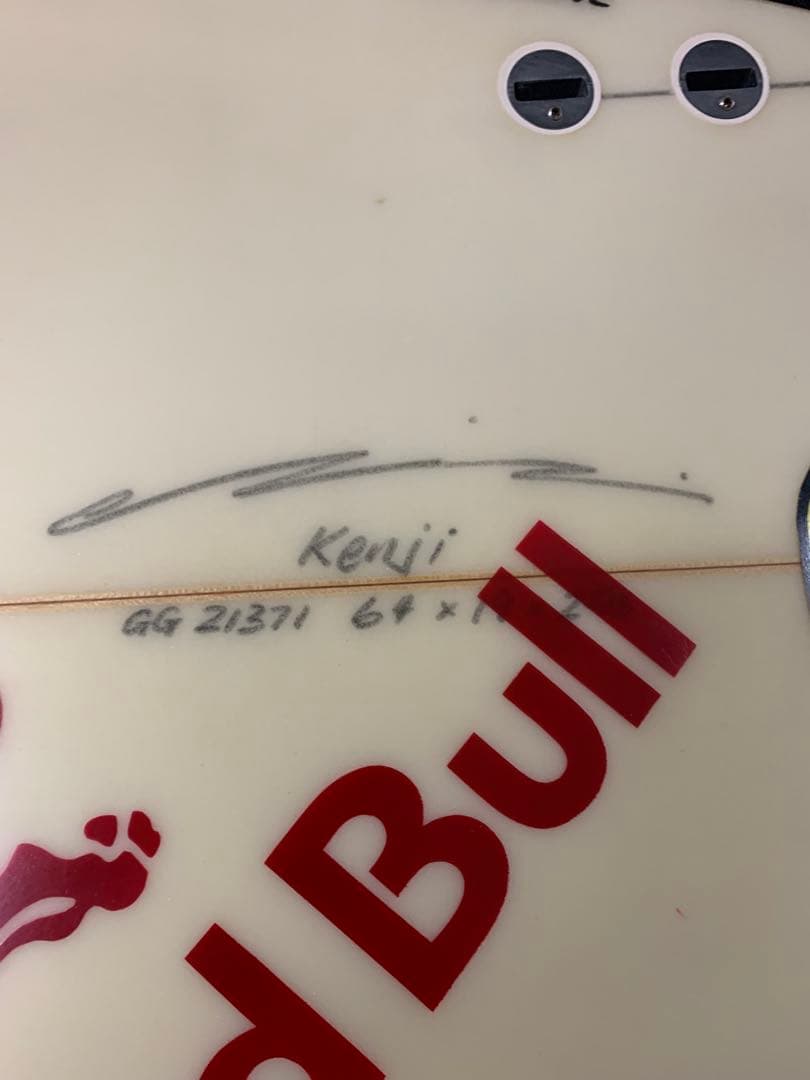 chilli サーフボード Red Bullロゴ付き