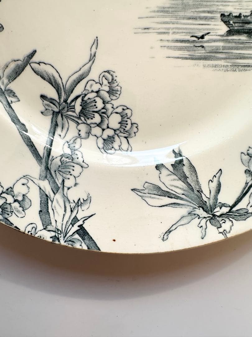 クレイユモントロー　CERISIER フランス　アンティークプレート　皿