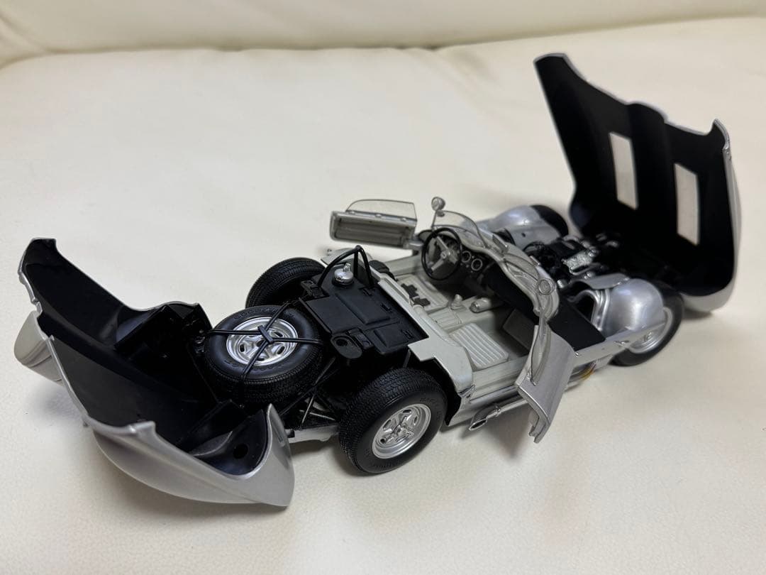 AUTOart 1959 シボレー コルベット スティグレイ1/18