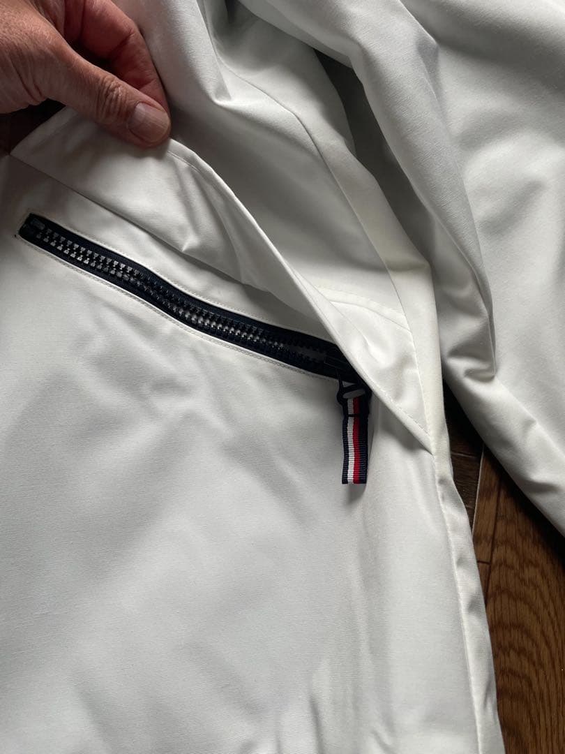 トミーヒルフィガーのナイロンジャケット　2XL
