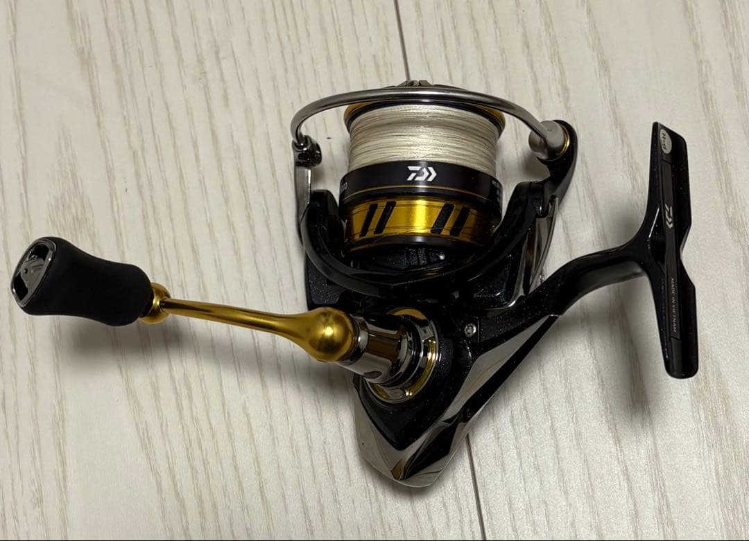 レガリス LT2500D 美品 スピニングリール