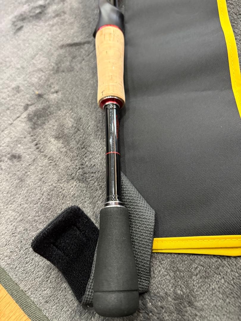 3/19まで出品　美品　がまかつ　ラグゼEFREET B64M-R DRT
